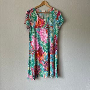 Ivy Lane Women’s Dress Size L/XL– Bright Paisley Print, Short Sleeve, Scoop Neck